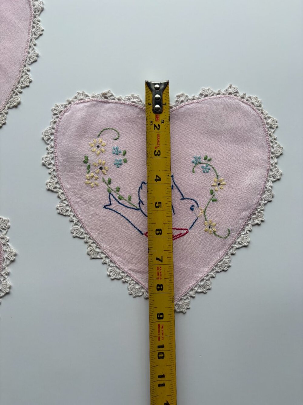 Vintage Vanity/Dresser Doily Set - Picture 4 of 5